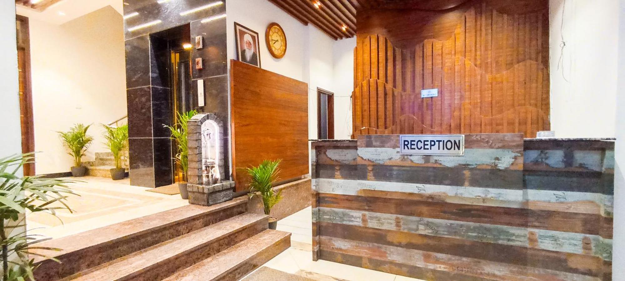 Hotel Lake View Chandīgarh Extérieur photo